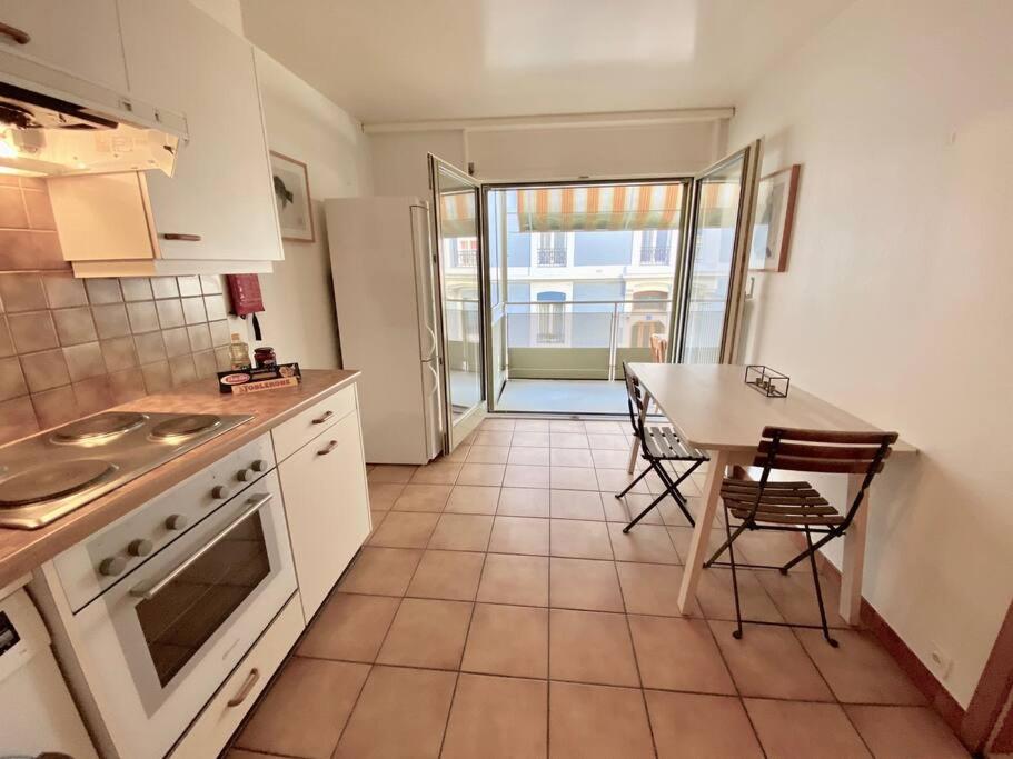 Comfortable, Very Well Located Between Train Station And Lake! Лозанна Экстерьер фото
